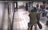 Capture d'écran d'une vidéo amateur de l'attaque dans le métro londonien par Muhaydin Mire, décembre 2015 (Crédit : capture d'écran YouToube)