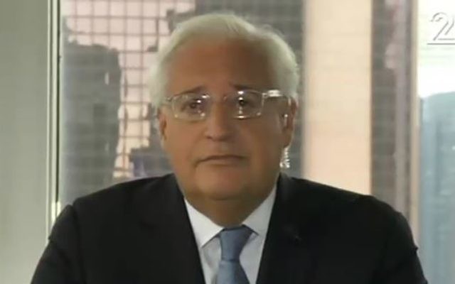 David Friedman, conseiller de Donald Trump, sur la Deuxième chaîne israélienne, le 22 juin 2016. (Crédit : capture d'écran Deuxième chaîne)