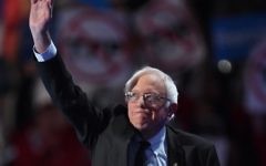 Bernie Sanders, sénateur du Vermont et ancien candidat à la primaire démocrate, au premier jour de la Convention nationale démocrate, à Philadelphie, le 25 juillet 2016. (Crédit : AFP/Robyn Beck)