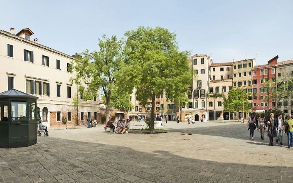 La place principale du Ghetto de Venise, en Italie, en avril 2013. (Crédit : Didier Descouens/Travail personnel/CC BY-SA 4.0/WikiCommons) La place principale du Ghetto de Venise, en Italie, en avril 2013. (Crédit : Didier Descouens/Travail personnel/CC BY-SA 4.0/WikiCommons)