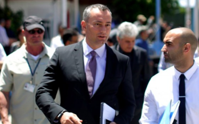 Fichier : L'envoyé de l'ONU pour la paix au Moyen-Orient, Nickolay Mladenov après une conférence de presse à Gaza, le 30 avril 2015. (Crédit : AFP / Mahmud Hams) Fichier : L'envoyé de l'ONU pour la paix au Moyen-Orient, Nickolay Mladenov après une conférence de presse à Gaza, le 30 avril 2015. (Crédit : AFP / Mahmud Hams)