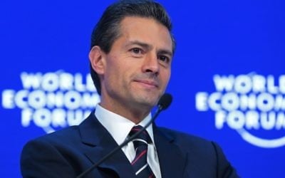 Enrique Pena Nieto, président du Mexique, au cours d'une table ronde au Forum économique mondial de Davos, en Suisse, le 22 janvier 2016. ( Crédit : Jason Alden/Bloomberg via JTA)
