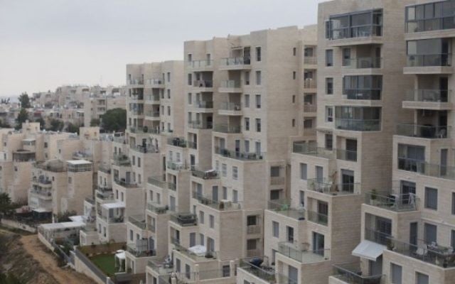 Des habitations dans le quartier de Gilo à Jérusalem-est, le 17 décembre 2015 (Crédit : Lior Mizrahi/Flash90)