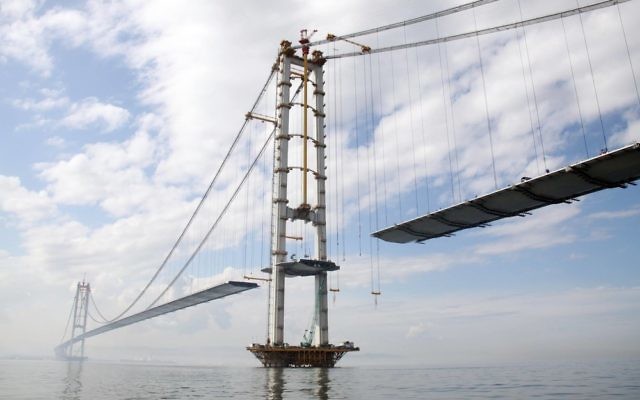 Le pont Osman Gazi est le plus gros chantier jamais lancé en Turquie (Crédit : Wikimedia Commons BY 4.0) Le pont Osman Gazi est le plus gros chantier jamais lancé en Turquie (Crédit : Wikimedia Commons BY 4.0)