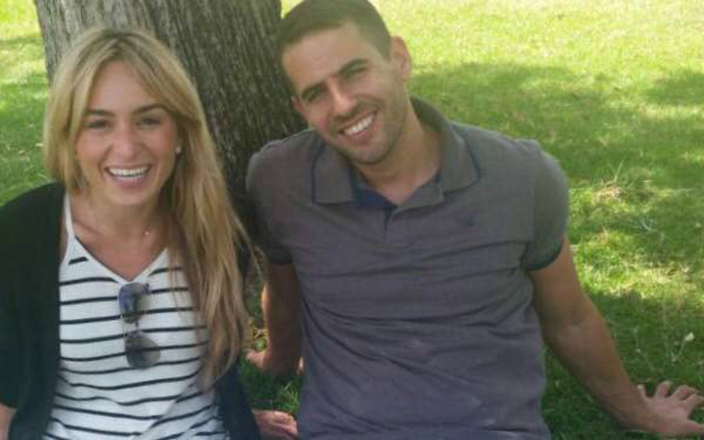 La nouvelle immigrante américaine Nicole et son fiancé israélien Zohar. Fiancés en avril 2016, leur mariage a été mis en attente jusqu'à ce que le rabbinat israélien accepte la conversion orthodoxe de Nicole effectuée aux Etats-Unis. (Autorisation) La nouvelle immigrante américaine Nicole et son fiancé israélien Zohar. Fiancés en avril 2016, leur mariage a été mis en attente jusqu'à ce que le rabbinat israélien accepte la conversion orthodoxe de Nicole effectuée aux Etats-Unis. (Autorisation)