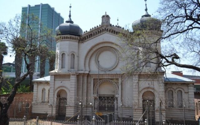 Photo d'illustration de la Vieille synagogue sur la rue Paul Kruger à Pretoria, en Afrique du Sud (Crédit : CC BY-SA PHParsons, Wikimedia Commons) Photo d'illustration de la Vieille synagogue sur la rue Paul Kruger à Pretoria, en Afrique du Sud (Crédit : CC BY-SA PHParsons, Wikimedia Commons)