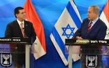 Le Premier ministre, Benjamin Netanyahu (à droite) et le président du Paraguay (à gauche) (Crédit : Kobi Gideon (GPO))