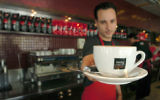 Un café Aroma. Illustration. (Crédit : Nati Shohat/Flash90)