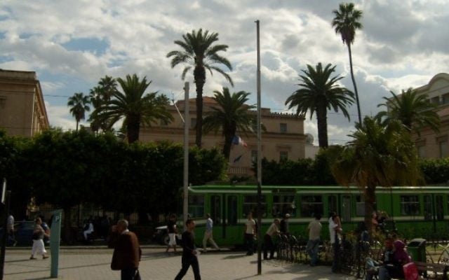 L'ambassade de France en Tunisie, à Tunis, le 29 septembre 2008. (Crédit : WikiCommons) L'ambassade de France en Tunisie, à Tunis, le 29 septembre 2008. (Crédit : WikiCommons)