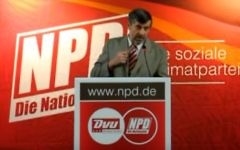 Le politicien d'extrême-droite Hans Püschel (Crédit : YouTube/infothekdessau)