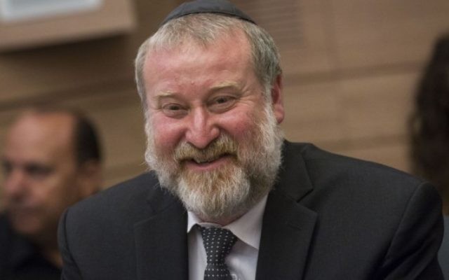 Le procureur général Avichai Mandelblit pendant une réunion de la commission de la Constitution, du Droit et de la Justice à la Knesset, le 18 juillet 2016. (Crédit : Miriam Alster/Flash90)