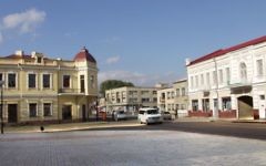 La place centrale à Kovel en Ukraine, 2002. (Crédit : CC BY-SA 3.0 Wikipedia/Iramal)