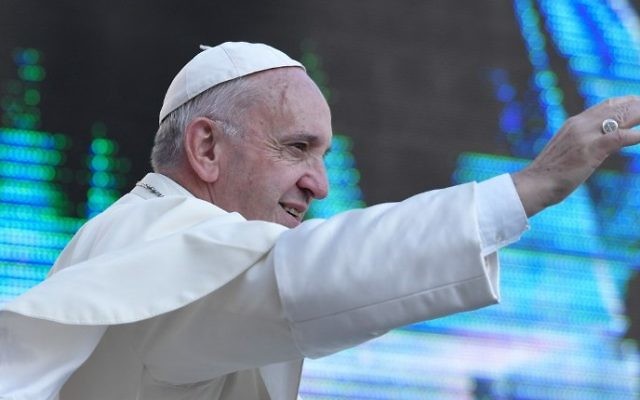 Le pape François avant son audience hebdomadaire, au Vatican, le 14 septembre 2016. (Crédit : AFP/Tiziana Fabi) Le pape François avant son audience hebdomadaire, au Vatican, le 14 septembre 2016. (Crédit : AFP/Tiziana Fabi)