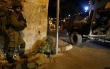 Soldats israéliens pendant un raid contre des ateliers de fabrication d'armes illégales dans la ville palestinienne de Jénine, au nord de la Cisjordanie, le 26 septembre 2016. Illustration. (Crédit : unité des porte-paroles de l'armée israélienne)