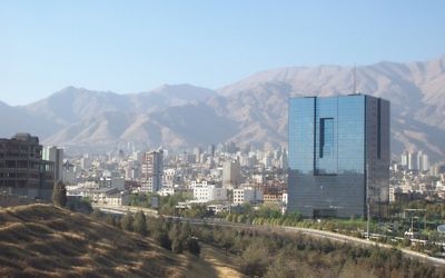 La grande banque centrale d'Iran à Téhéran. (Crédit : CC BY-SA Ensie & Matthias, Flickr)