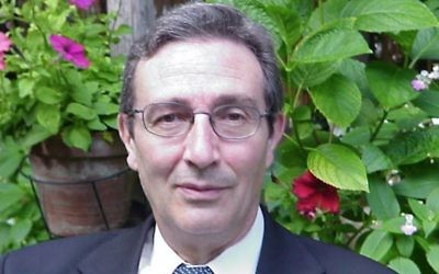 Charles Baccouche a chois de rester en France et de combattre l'antisémitisme dans les tribunaux, même s'il pourrait prendre sa retraite. (Crédit : autorisation)