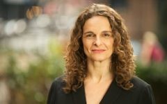 Le rabbin Jennie Rosen, vice-présidente pour l'engagement communautaire de HIAS. (Crédit : autorisation)