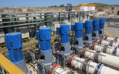 Une usine de désalinisation de l'eau en Israël. Illustration. (Crédit : Ben Sales/JTA)