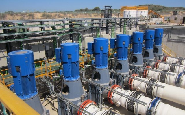 Une usine de désalinisation de l'eau en Israël. Illustration. (Crédit : Ben Sales/JTA)