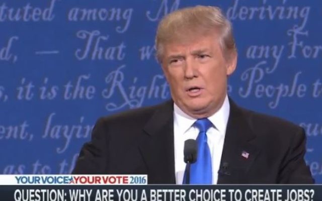 Le candidat républicain à la présidentielle américaine Donald Trump pendant le premier débat de la campagne, à New York, le 26 septembre 2016. (Crédit : capture d'écran YouTube/RBC NETWORK BROADCASTING) Le candidat républicain à la présidentielle américaine Donald Trump pendant le premier débat de la campagne, à New York, le 26 septembre 2016. (Crédit : capture d'écran YouTube/RBC NETWORK BROADCASTING)