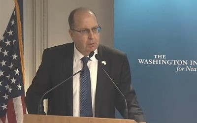 Moshe Yaalon, ancien ministre de la Défense, pendant un discours donné à l'Institut Washington pour les études proche-orientales, le 15 septembre 2016. (Crédit : capture d'écran)