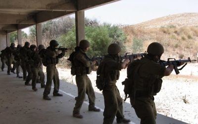 Des réservistes de l'armée israélienne s'entraînent à Adam. Illustration. (Crédit : Roy Sharon/Flash90)