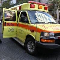 Illustration : Une ambulance Magen David Adom, le 23 novembre 2010. (Crédit : Nati Shohat/Flash90)