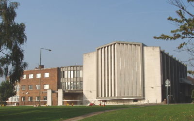 La synagogue Finchley United (Crédit : David Hawgood/Wikipedia)