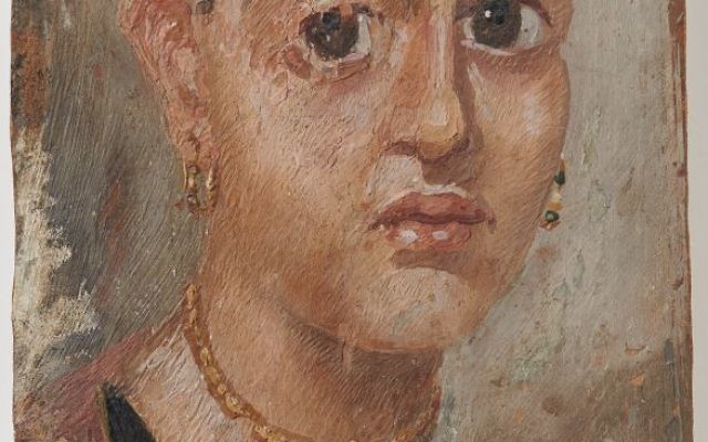 Un portrait du Fayoum, représentant une jeune femme, datant de l'époque d'Antonin, a été restitué par l'université de Zurich aux héritiers d'un éditeur juif allemand en avril 2016. (Crédits : Frank Tomio/Université de Zurich)