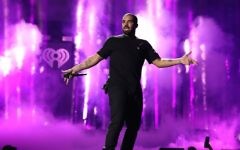Drake sur la scène du festival iHeartRadio 2016 à Las Vegas, le 23 septembre 2016. (Crédit : Christopher Polk/Getty Images for iHeartMedia)
