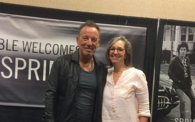 Bruce Springsteen et Amy Kalman à Freehold, New Jersey, le 27 septembre 2016. (Crédit : Amy Kalman)