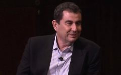 Le journaliste israélien Ari Shavit (Crédit : YouTube)