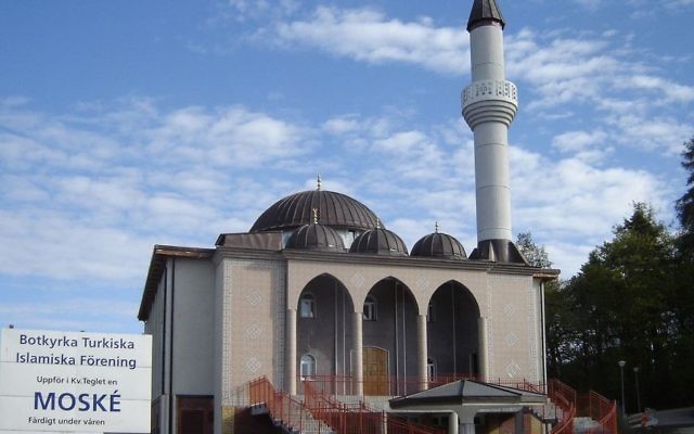 La mosquée de Fittja, dans le sud de Stockholm, en Suède. Illustration. (Crédit : Dans-eng - Travail personnel/Domaine public/WikiCommons) La mosquée de Fittja, dans le sud de Stockholm, en Suède. Illustration. (Crédit : Dans-eng - Travail personnel/Domaine public/WikiCommons)
