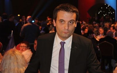 Florian Philippot lors de la présentation du programme présidentiel du FN, à Paris, le 19 novembre 2011. (Crédit : Gauthier Bouchet/CC BY-SA 3.0/WikiCommons)