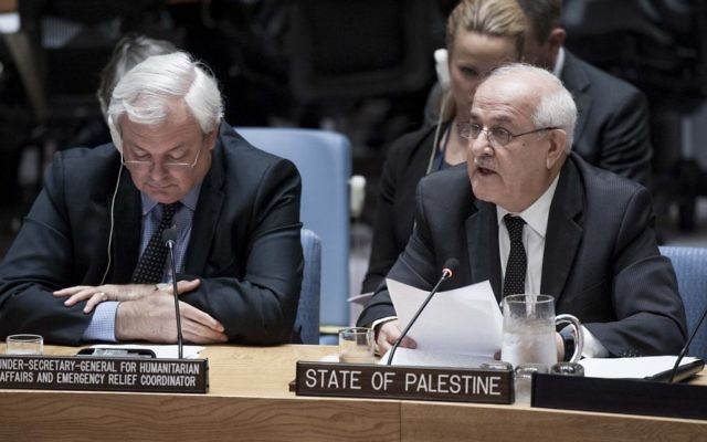 Riyad Mansour, ambassadeur de l'Autorité palestinienne auprès des Nations unies, à droite, devant le Conseil de sécurité, le 19 octobre 2016. (Crédit : Kim Haughton/Nations unies) Riyad Mansour, ambassadeur de l'Autorité palestinienne auprès des Nations unies, à droite, devant le Conseil de sécurité, le 19 octobre 2016. (Crédit : Kim Haughton/Nations unies)
