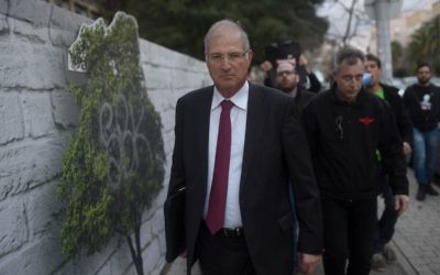 David Shimron, l'avocat personnel du Premier ministre Benjamin Netanyahu, à Tel Aviv, le 17 février 2015. (Crédit : Ben Kelmer/Flash90)