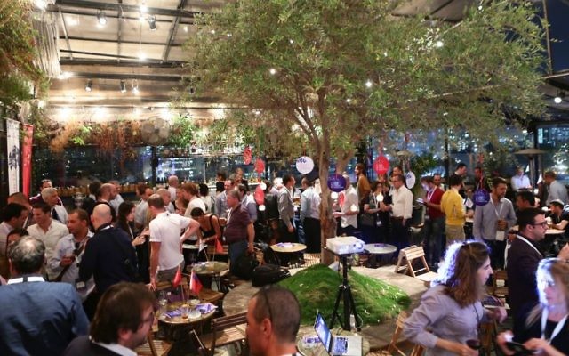 Le lancement du concours InsurTech à Tel Aviv (Crédit : Autorisation de Dror Sithakol)