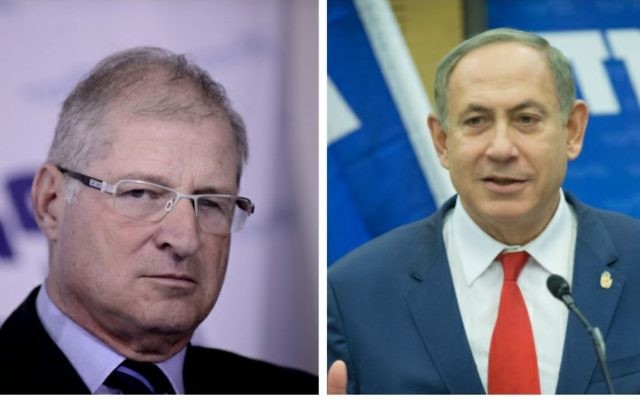 Le Premier ministre Benjamin Netanyahu, à droite, et son avocat personnel, David Shimron, à gauche. (Crédit : Flash90) Le Premier ministre Benjamin Netanyahu, à droite, et son avocat personnel, David Shimron, à gauche. (Crédit : Flash90)