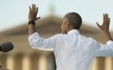 Le président américain Barack Obama lors d'un meeting de campagne d'Hillary Clinton à Eakins Oval à Philadelphie, en Pennsylvanie, le 13 septembre 2016. (Crédit : Saul Loeb/AFP)