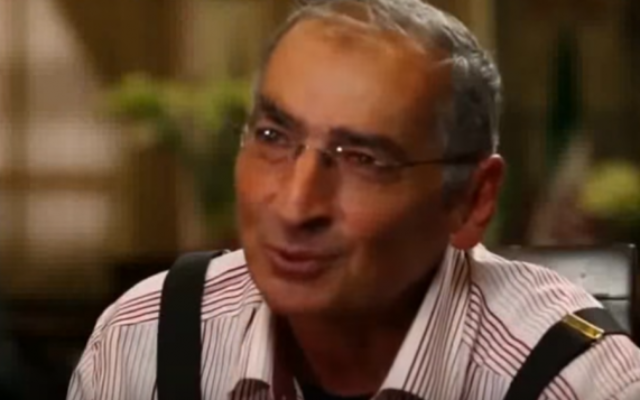 Le professeur Sadegh Zibakalam lors d'une interview avec Hossein Dehbashi, le 13 novembre 2016. (Capture d'écran : YouTube)