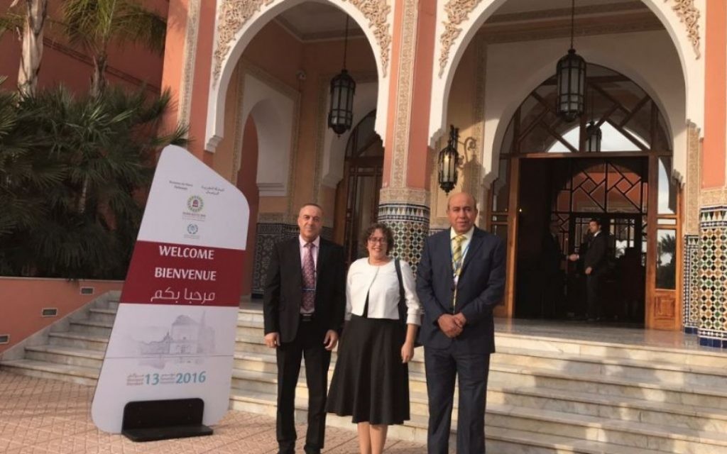 Les parlementaires issus de l'Union sioniste Zouheir Bahloul (à droite),  Yael Cohen Paran, et Akram Hasson (Koulanou) à  Marrakech, au Maroc, en novembre 2016. (Crédit )