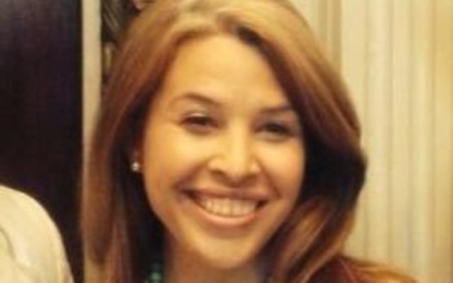 Sarah Bard, chargée de l'attention portée aux électeurs juifs pendant la campagne d'Hillary Clinton, fait son alyah après l'élection. (Crédit : Twitter)