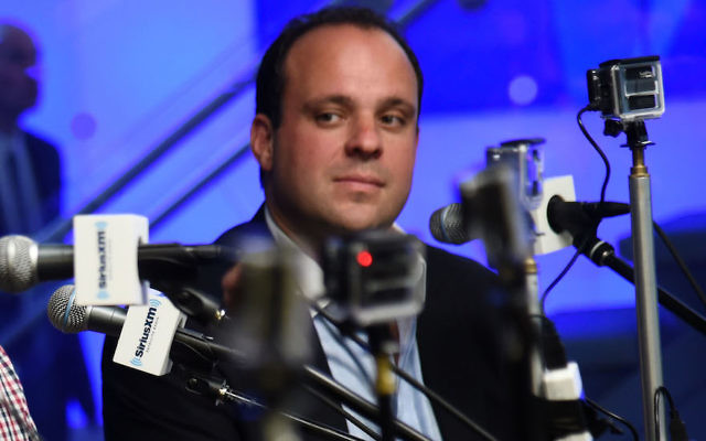Boris Epshteyn pendant “White in America” de SiriusXM aux studios SiriusXM à New York, le 30 juin 2015. (Crédit : Ilya S. Savenok/Getty Images for SiriusXM via JTA)