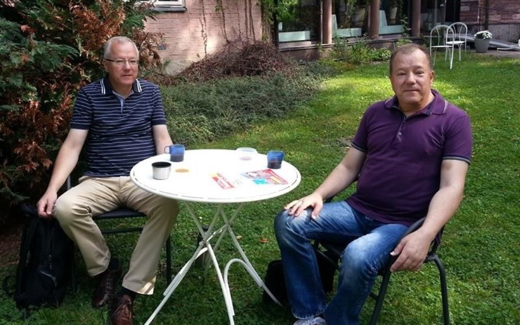 Ronald (à gauche) et Tommy Rutgersson de Stockholm ont perdu 70 000 euros à cause de SecuredOptions, qui agit depuis Israël. (Crédit : autorisation) Ronald (à gauche) et Tommy Rutgersson de Stockholm ont perdu 70 000 euros à cause de SecuredOptions, qui agit depuis Israël. (Crédit : autorisation)