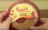 Houmous Sabra (Crédit : capture d'écran YouTube)