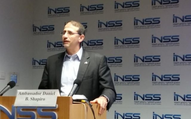 Dan Shapiro à l'INSS, le 9 novembre 2016. (Crédit : Raphael Ahren) Dan Shapiro à l'INSS, le 9 novembre 2016. (Crédit : Raphael Ahren)