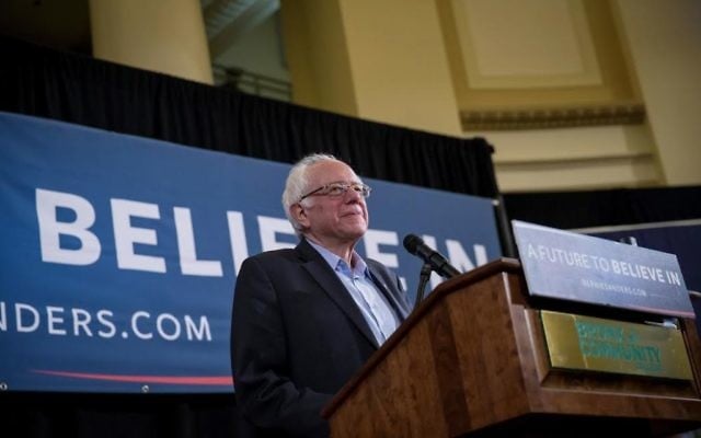 Bernie Sanders lors d'un rassemblement de campagne au Bronx Community College à New York, le 9 avril 2016. (Crédit : Eric Thayer / Getty Images) Bernie Sanders lors d'un rassemblement de campagne au Bronx Community College à New York, le 9 avril 2016. (Crédit : Eric Thayer / Getty Images)