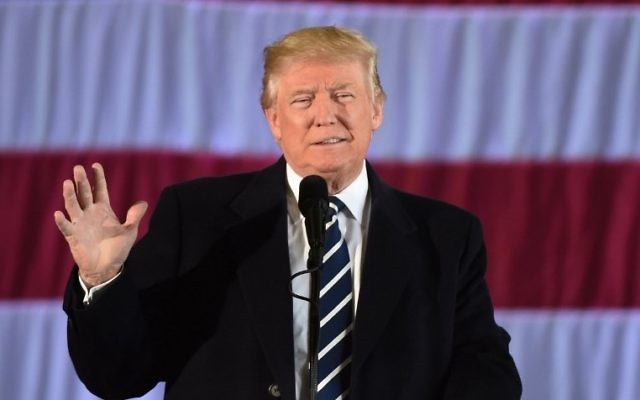 Le président américain élu Donald Trump à Bâton rouge, en Louisiane, le 9 décembre 2016. (Crédit : Don Emmert/AFP) Le président américain élu Donald Trump à Bâton rouge, en Louisiane, le 9 décembre 2016. (Crédit : Don Emmert/AFP)