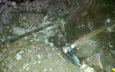 Des outils de fouille confisqués à des voleurs d'antiquité pris en flagrant délit par les inspecteurs de l'Autorité israélienne des Antiquités, en décembre 2016. (Crédit : Nis Distelfeld/Autorité israélienne des Antiquités)