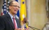 Tom Perez pendant une conférence à Washington, en 2012. (Crédit : Lonnie Tague/Domaine public/WikiCommons)
